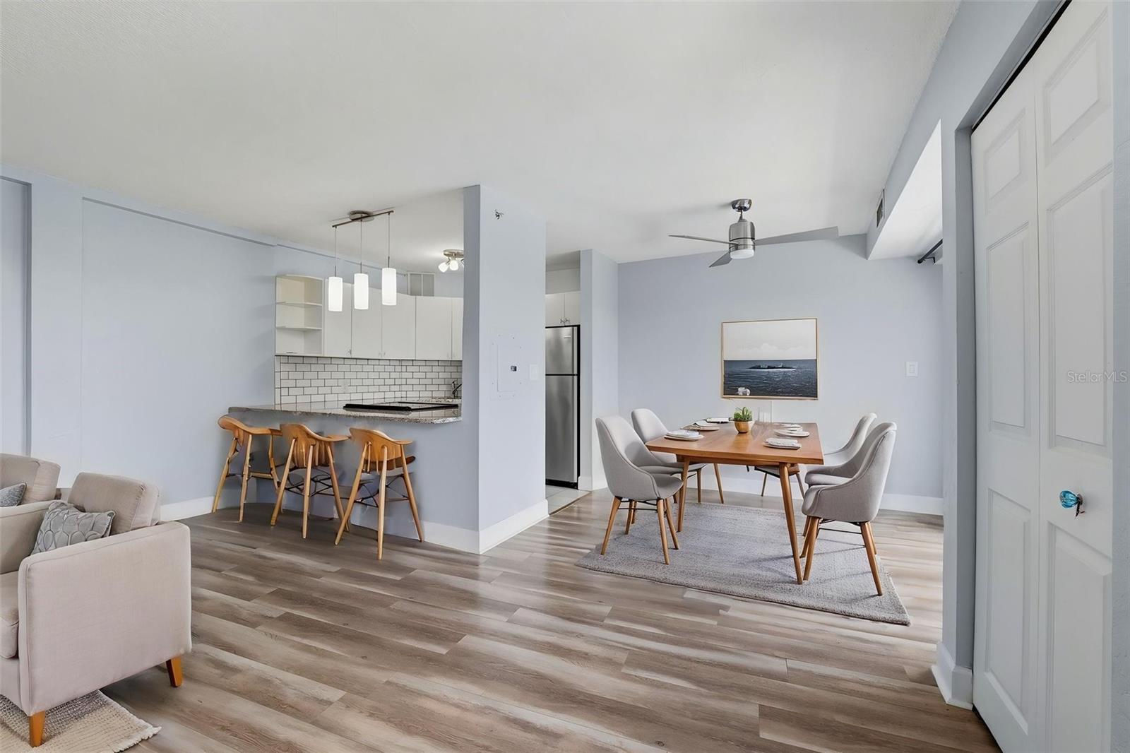 WAVE THE CONDO - Residential