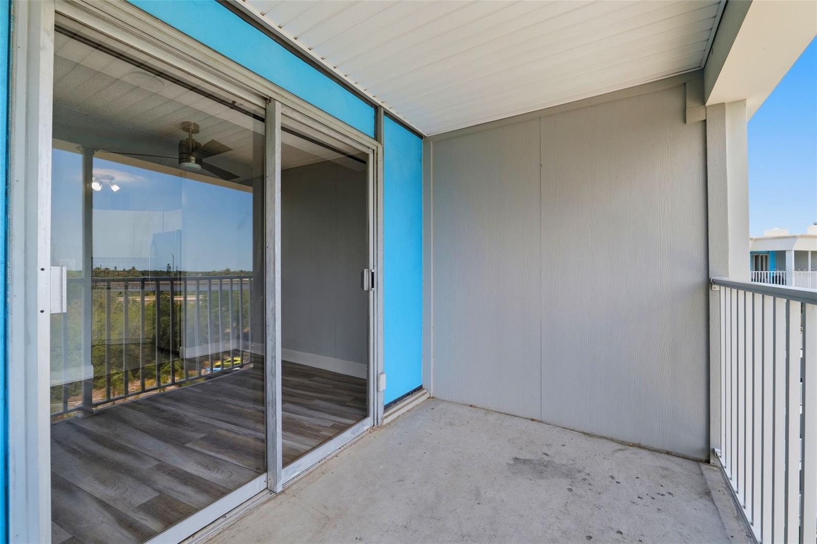 WAVE THE CONDO - Residential