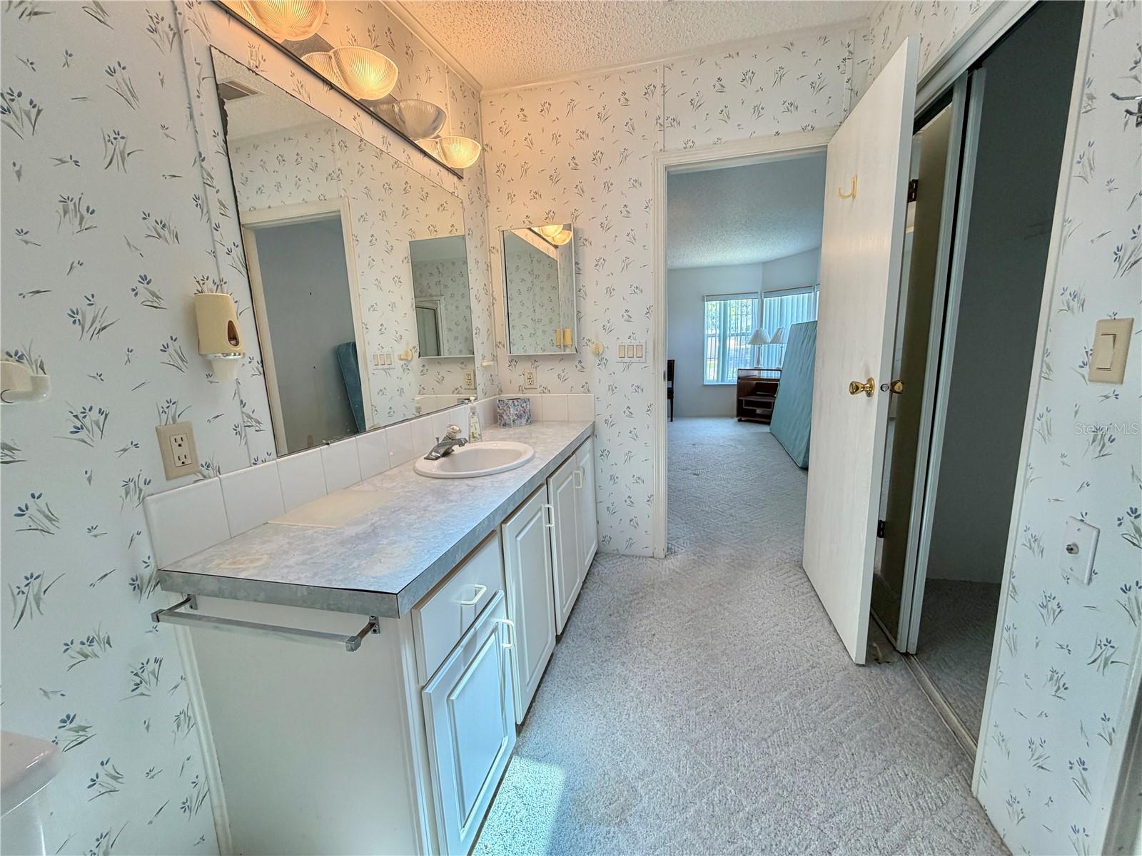 HAWTHORNE AT LEESBURG A COOP - Residential