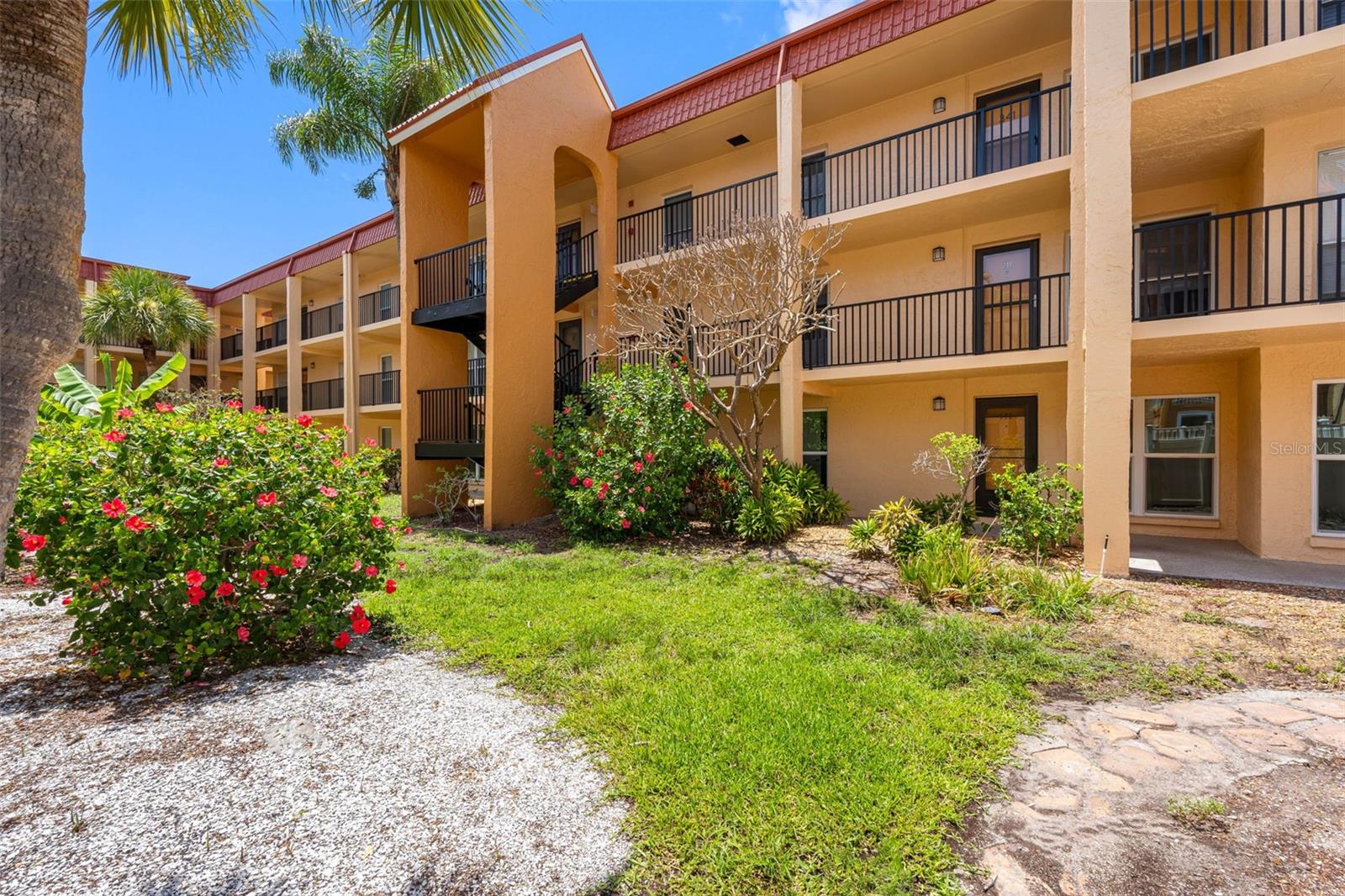 BOCA SHORES CONDOMINIUM - Residential