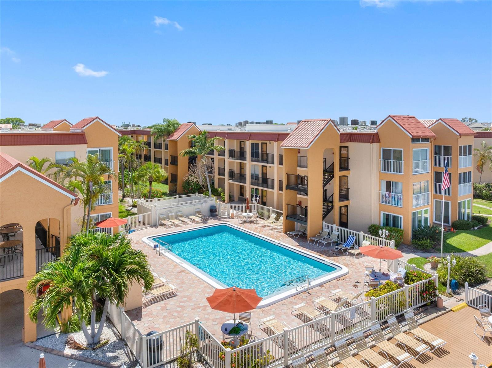 BOCA SHORES CONDOMINIUM - Residential