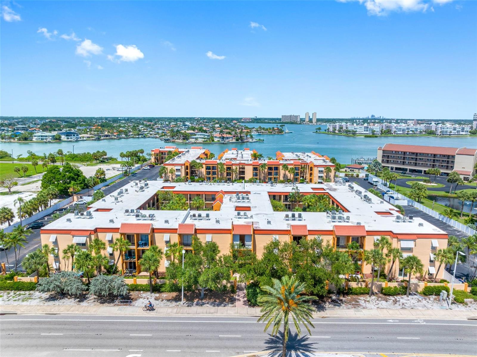 BOCA SHORES CONDOMINIUM - Residential