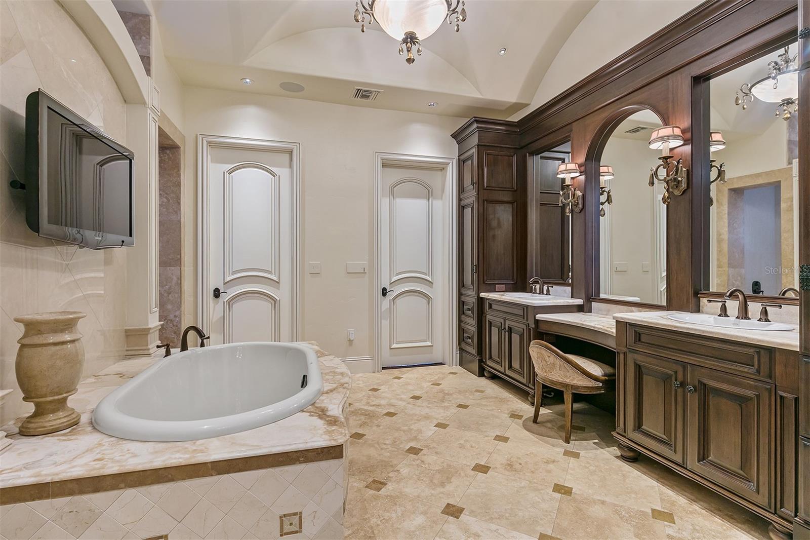 KEENES POINTE - Residential
