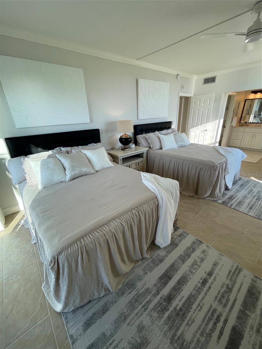 ISLANDER CLUB OF LONGBOAT - Residential