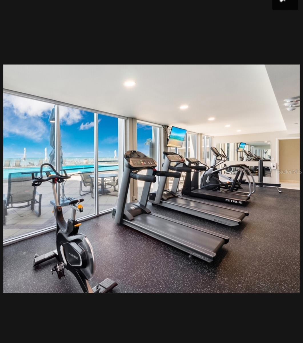 ISLANDER CLUB OF LONGBOAT - Residential