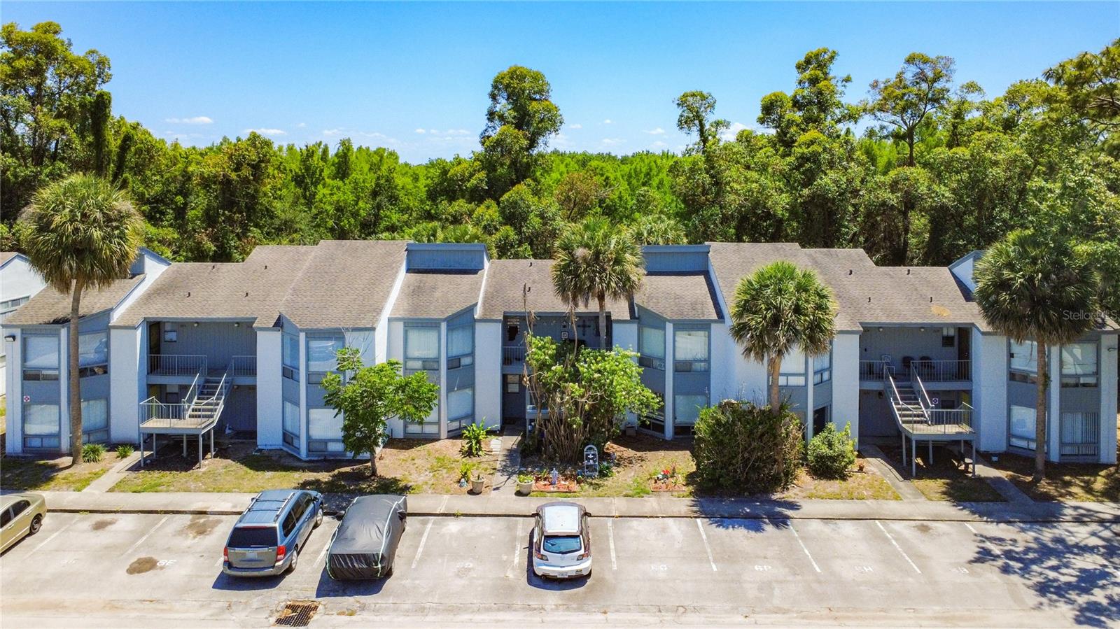 EXCELLENT ROI!! 9% R.O.I. ON FULL ASK AFTER ESTIMATED HOA, TAXES, AND INSURANCE IF RENTED AT $1,050 - CAN'T BEAT THAT RETURN!! Unit features beautiful countertops, backsplash, excellent tile work throughout, and appliances!! Lemon Tree is an excellent community, as EACH resident MUST go through the criminal background check process/credit check process through the management company (Premier Management, Lake Mary,) as well as an interview prior to moving in. Buyers must do the same (if overseas, a phone interview may work.) CASH only.
