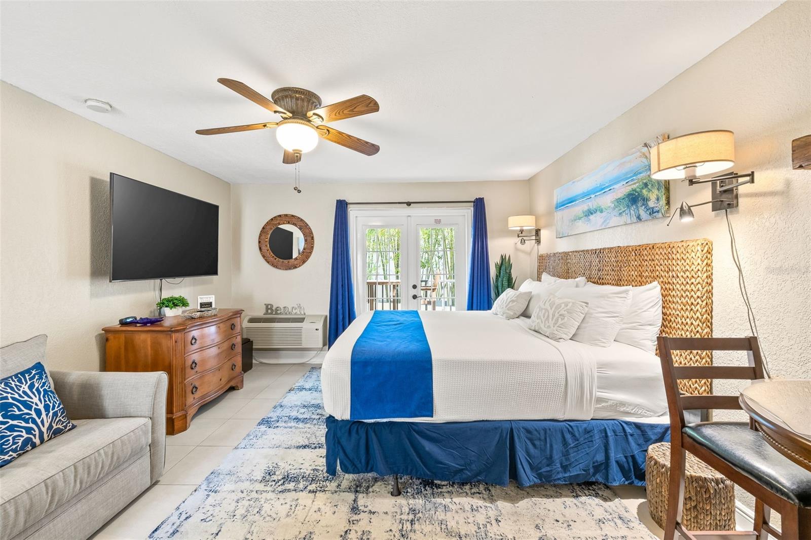 ROYAL YACHT CLUB NORTH CONDO - Residential