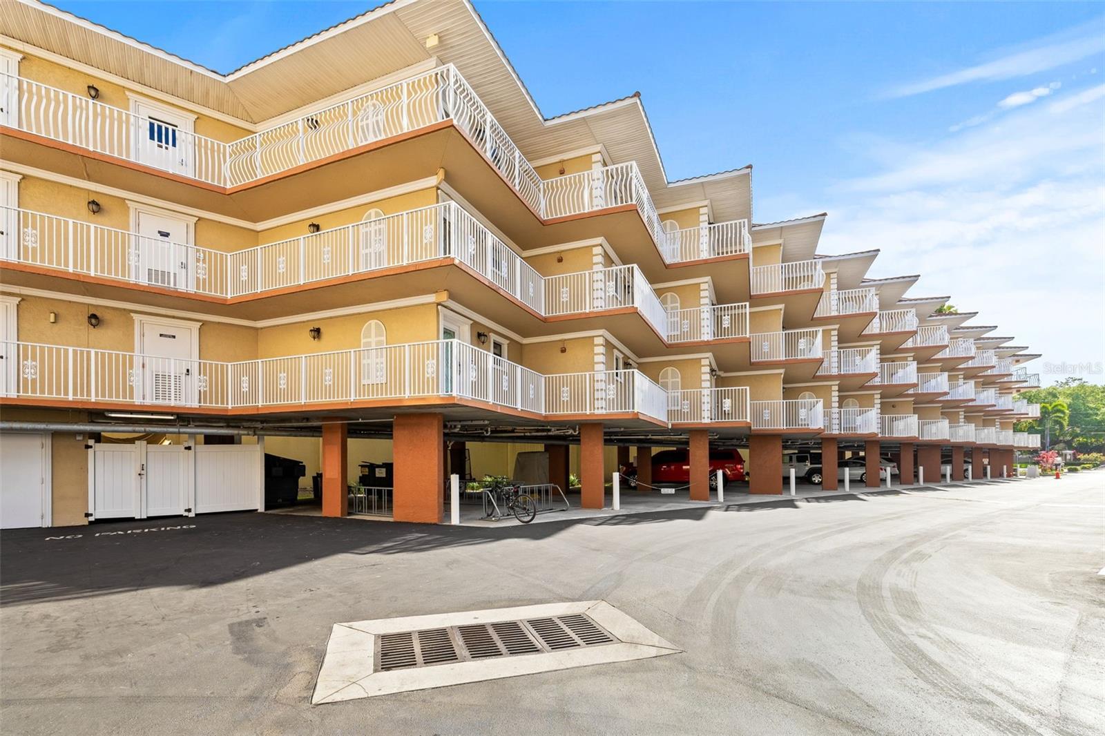 ROYAL YACHT CLUB NORTH CONDO - Residential