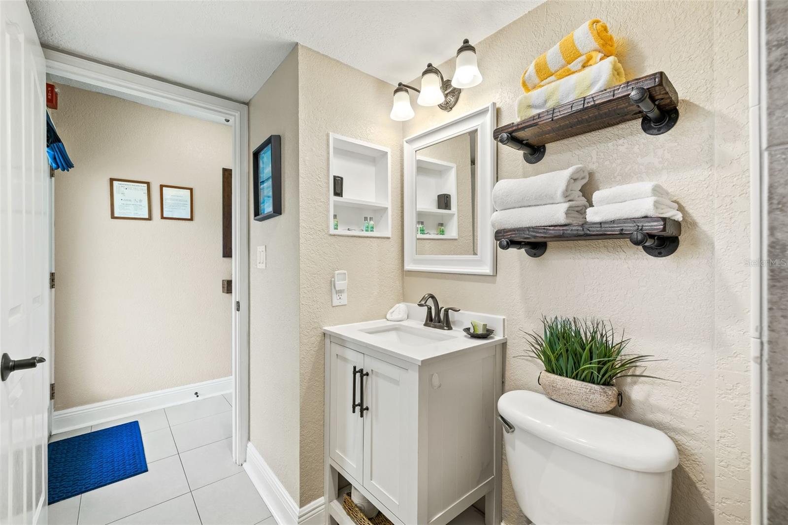 ROYAL YACHT CLUB NORTH CONDO - Residential