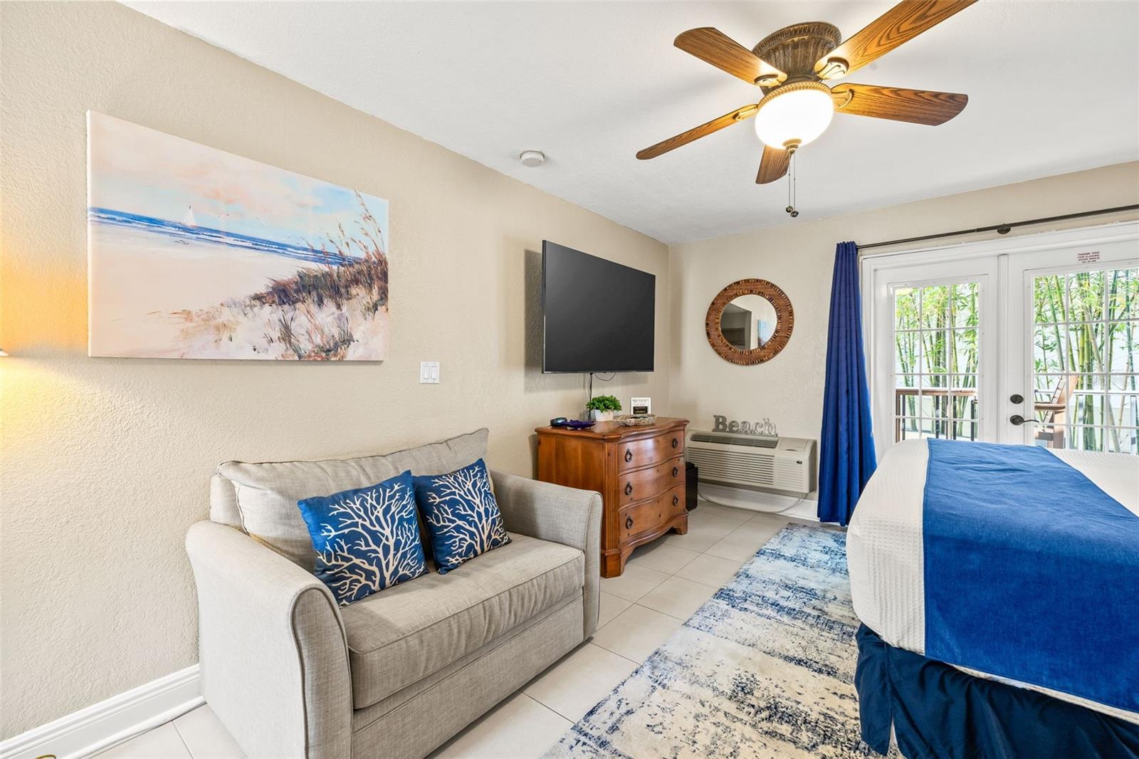 ROYAL YACHT CLUB NORTH CONDO - Residential