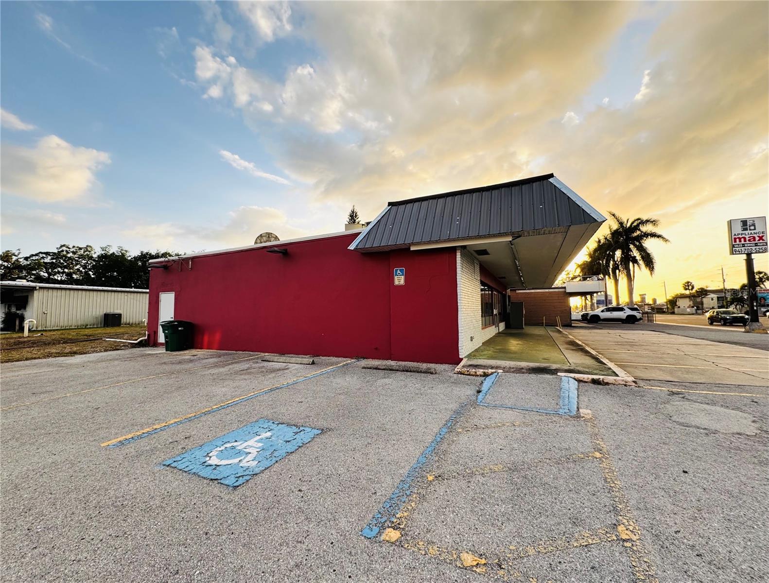 GROVE PARK - Commercial Sale