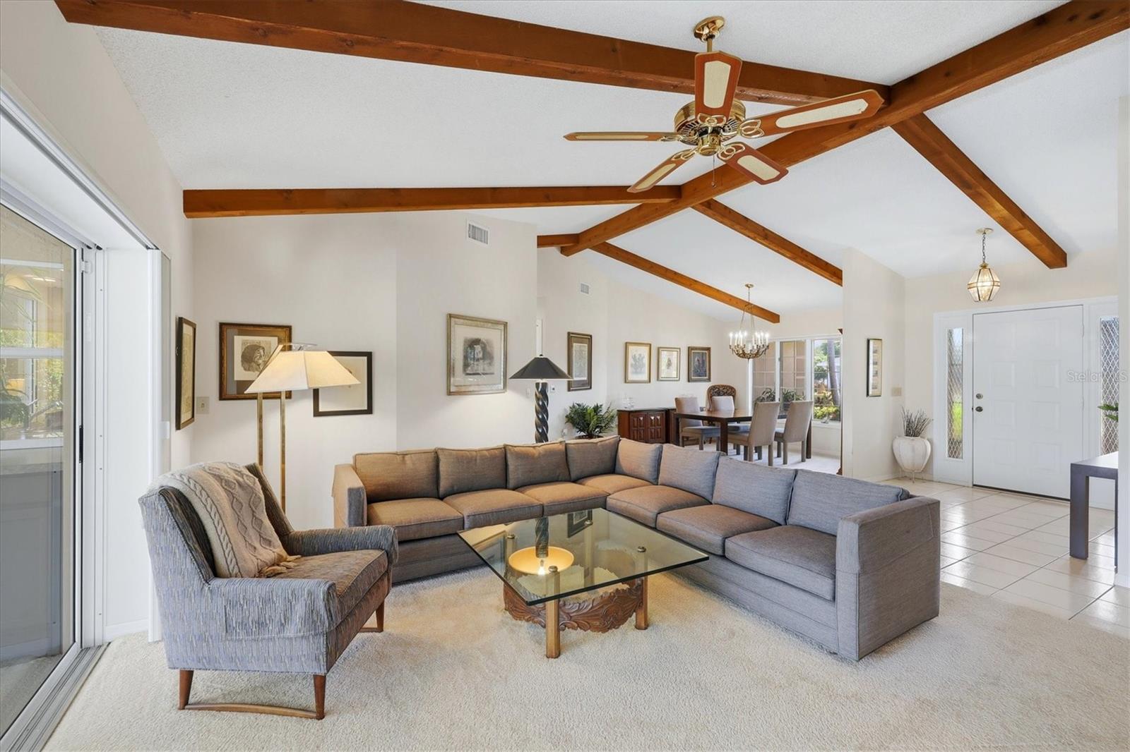 COUNTRY LAKES - Residential