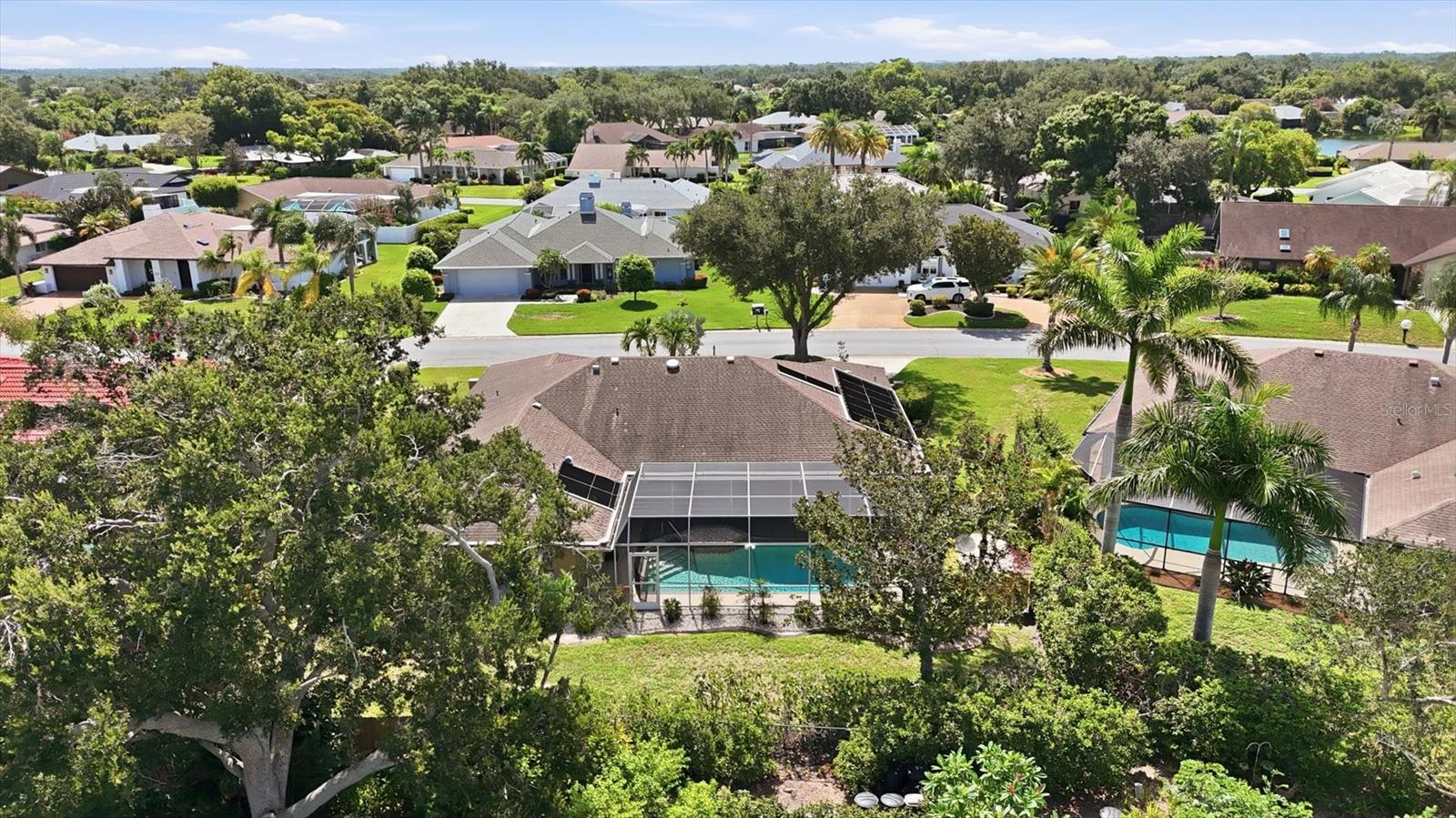 COUNTRY LAKES - Residential