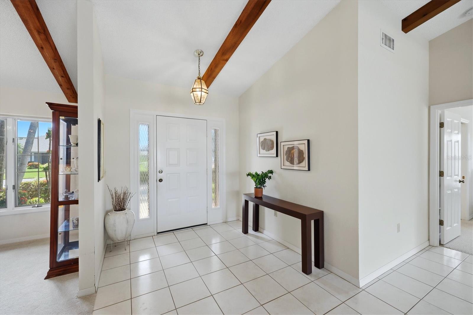COUNTRY LAKES - Residential