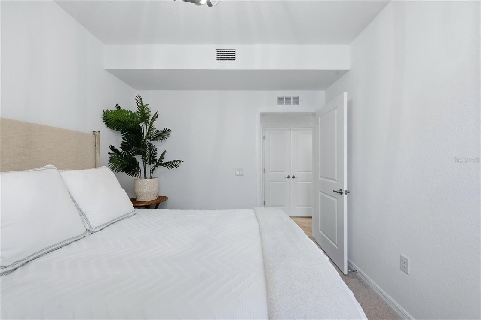 COACH HOMES III AT HERITAGE LANDING - Residential