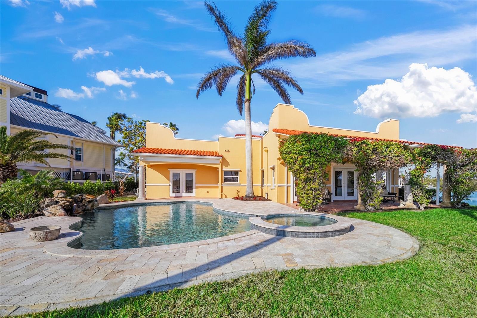 CASEY KEY - Residential