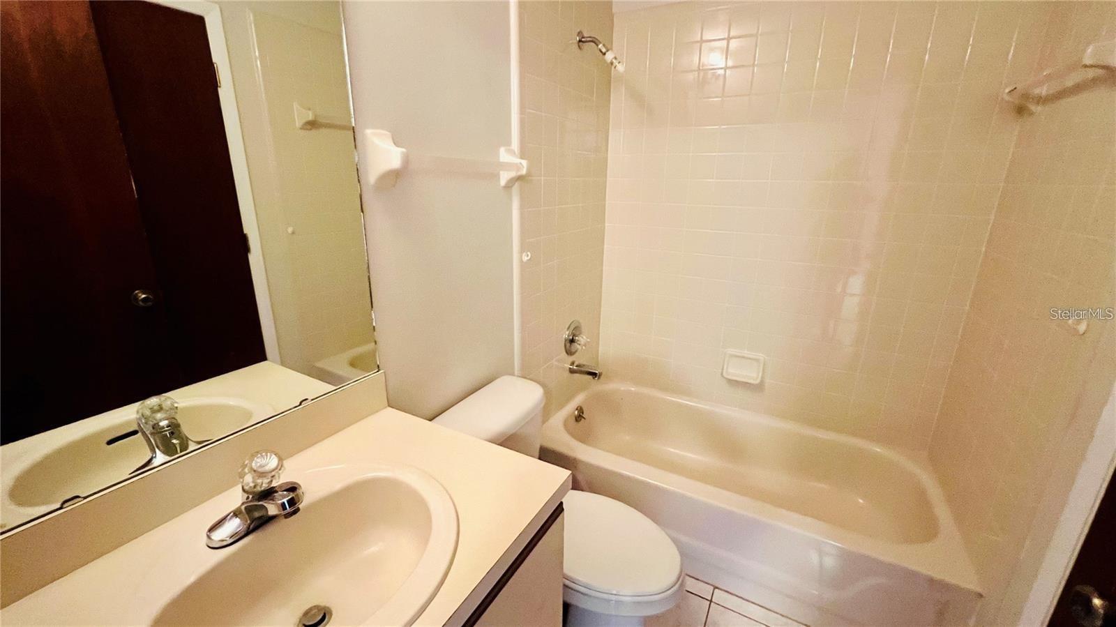 KING OAK 02 REP 02 - Residential Lease