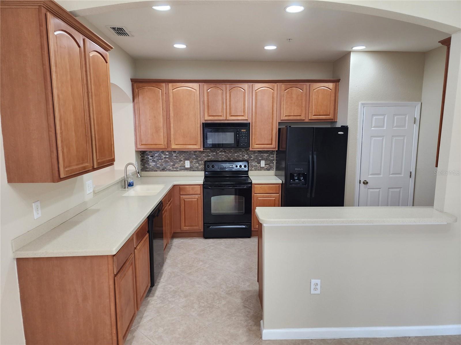 AVALON LAKES PH 03 VILLAGE A & B - Residential Lease