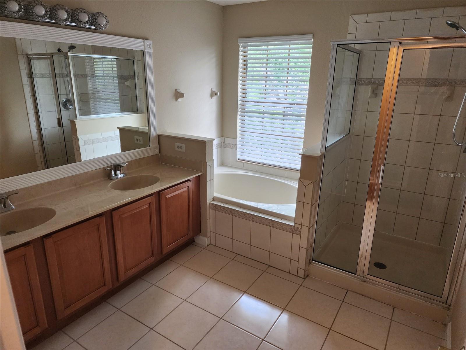 AVALON LAKES PH 03 VILLAGE A & B - Residential Lease