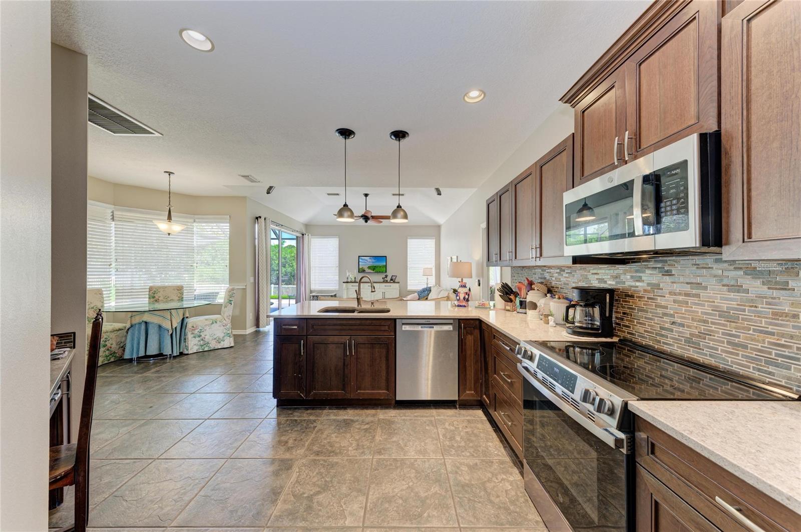 RIVERWALK VILLAGE SUBPHASE E - Residential