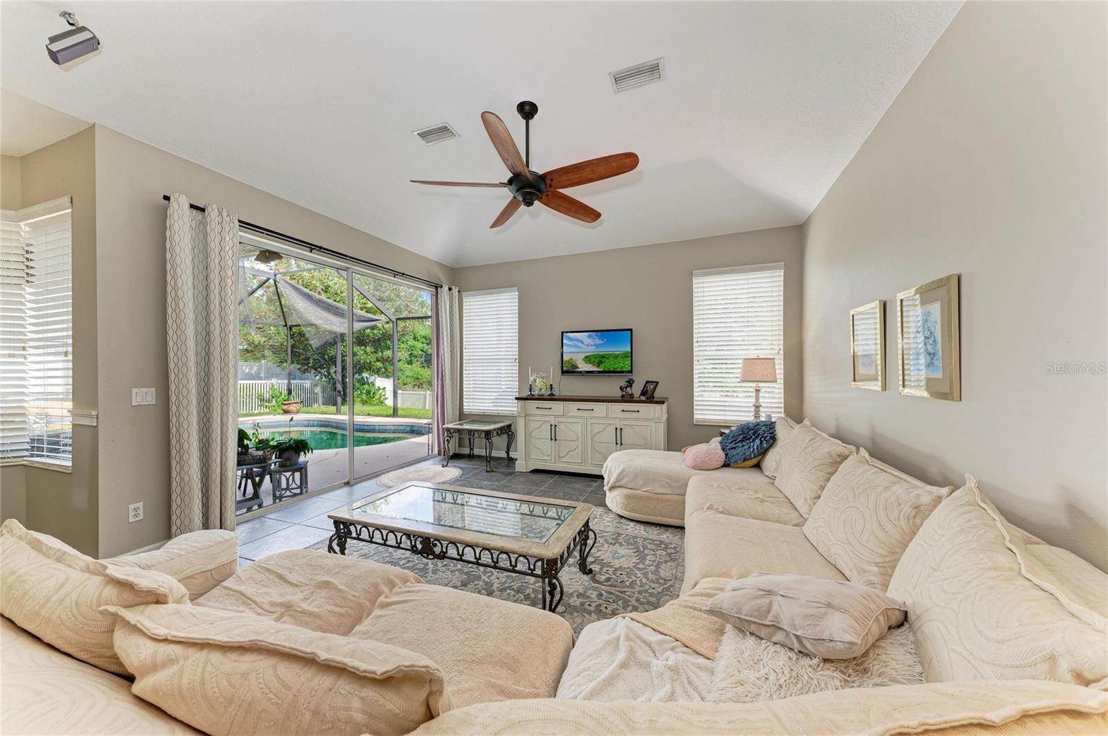 RIVERWALK VILLAGE SUBPHASE E - Residential