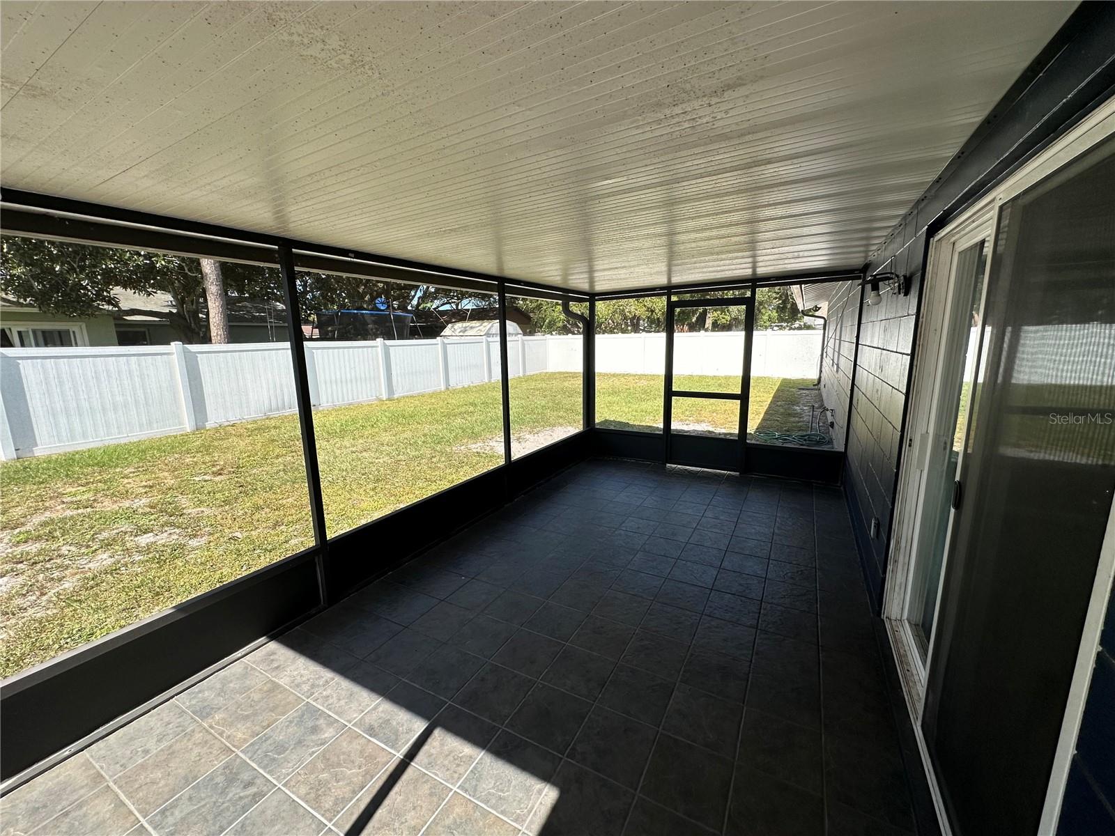 HOWELL BRANCH WOODS - Residential Lease