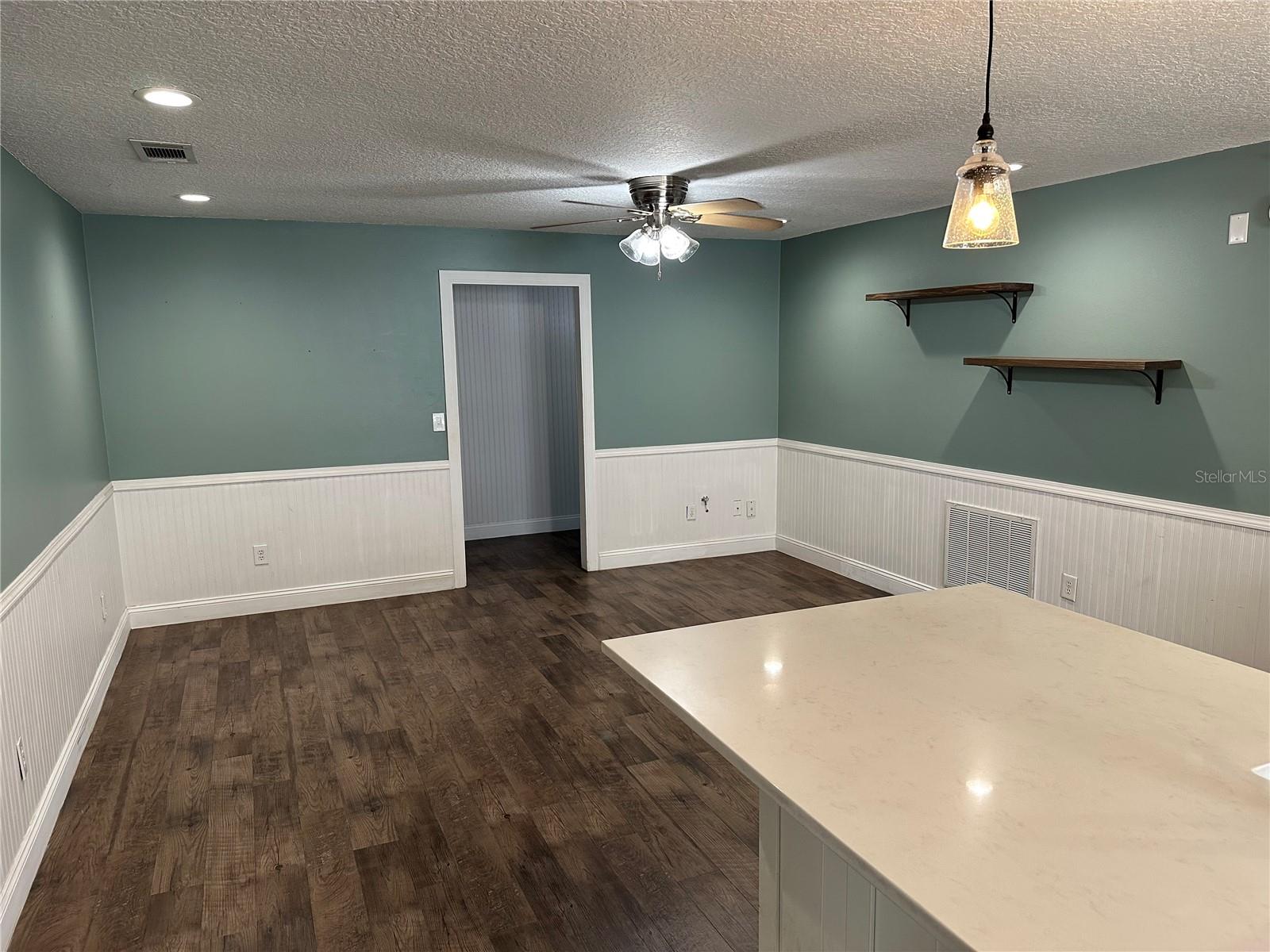 HOWELL BRANCH WOODS - Residential Lease