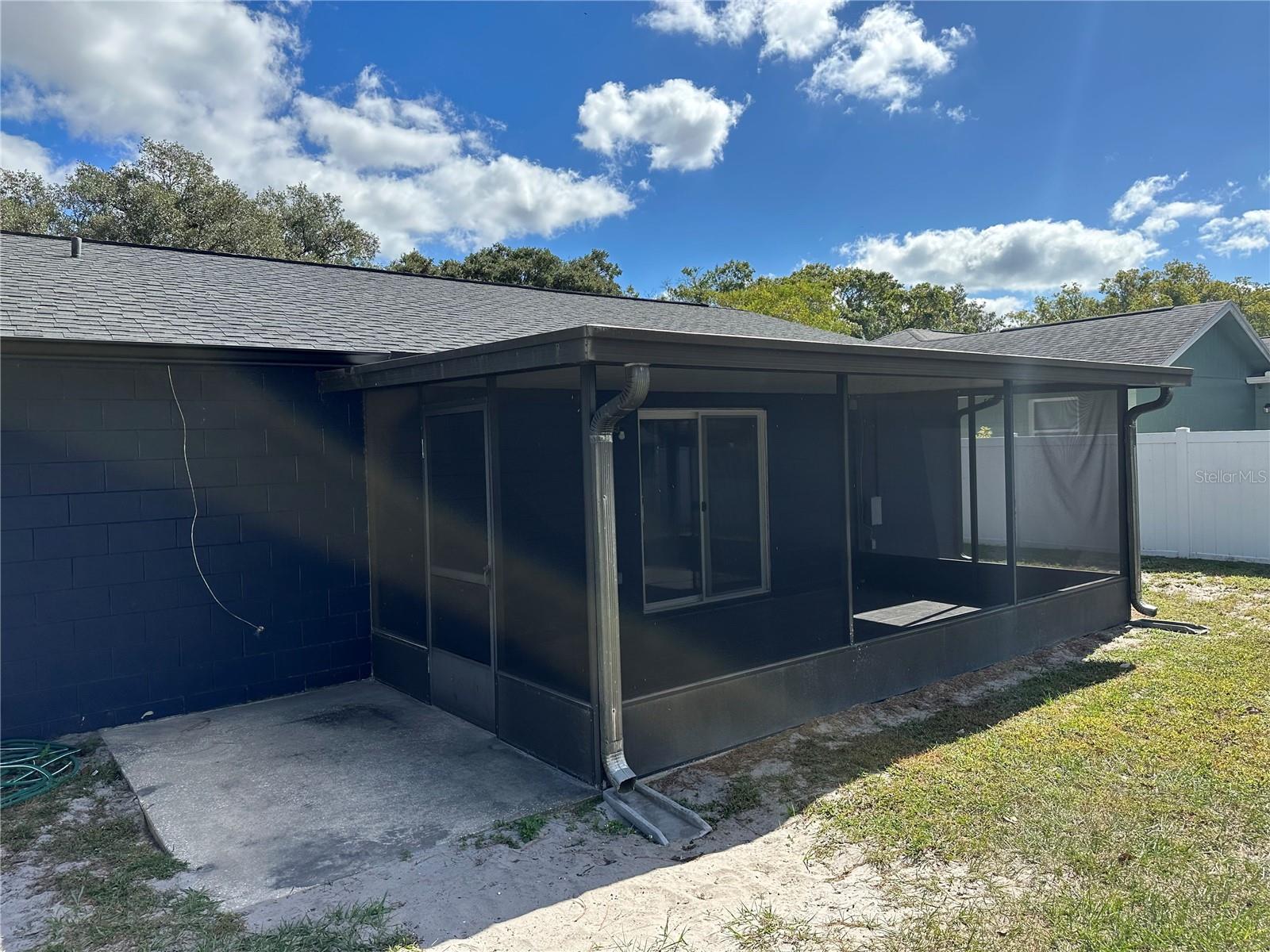 HOWELL BRANCH WOODS - Residential Lease
