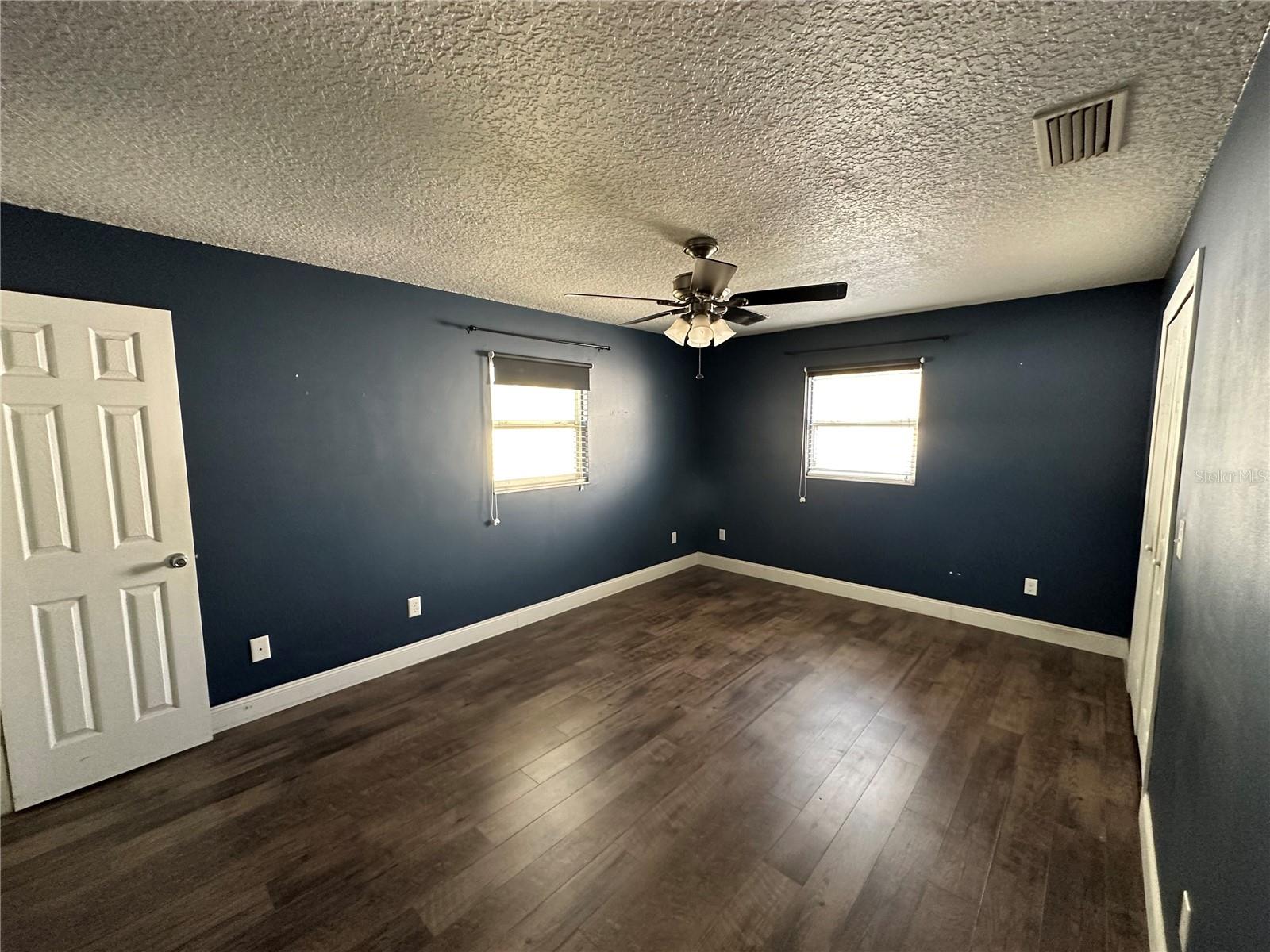 HOWELL BRANCH WOODS - Residential Lease