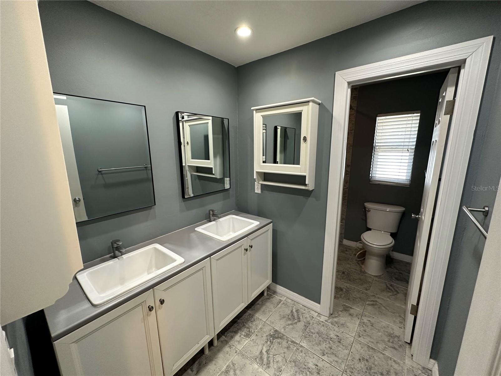 HOWELL BRANCH WOODS - Residential Lease