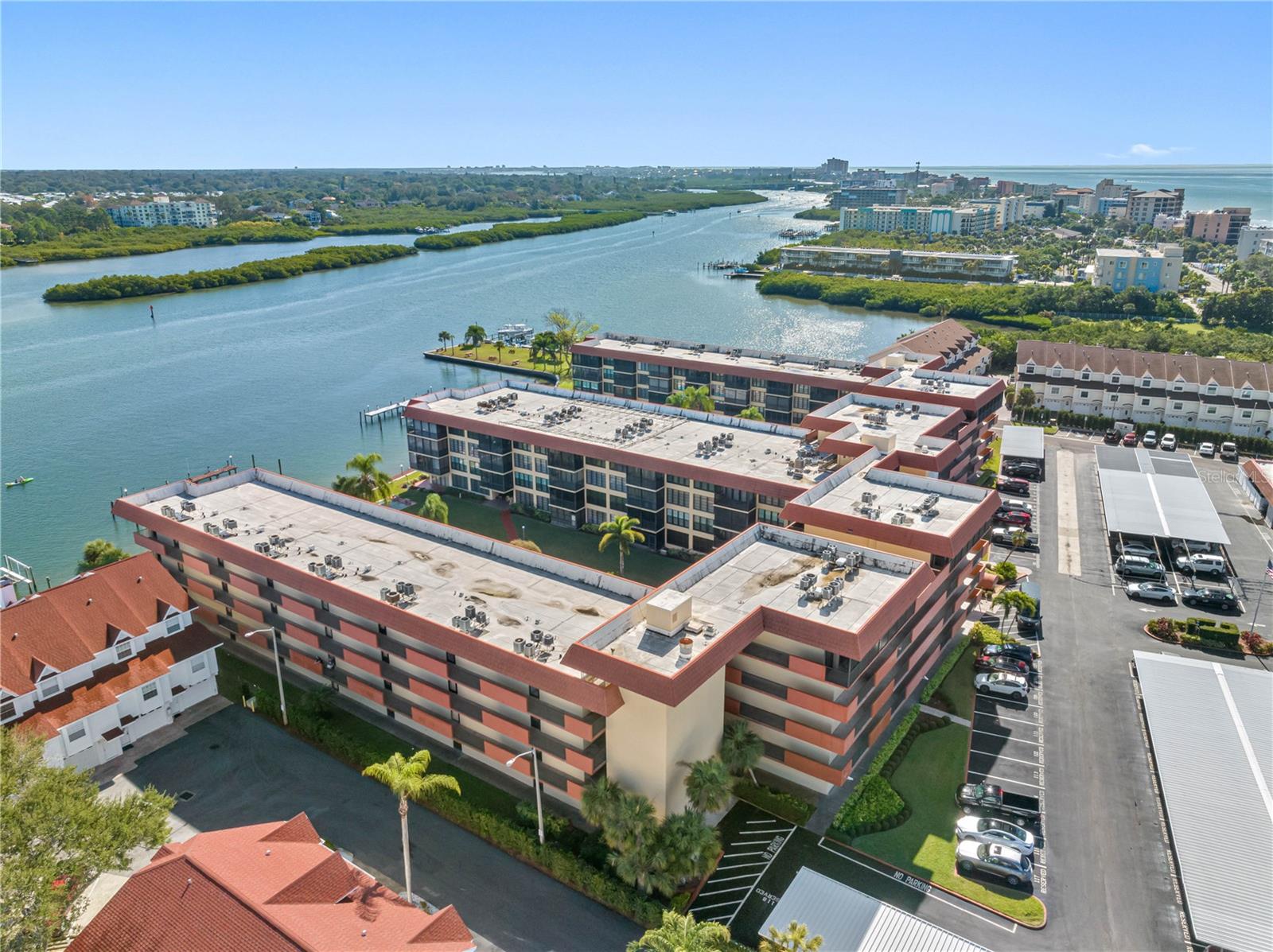 BAY MARINER THE CONDO - Residential