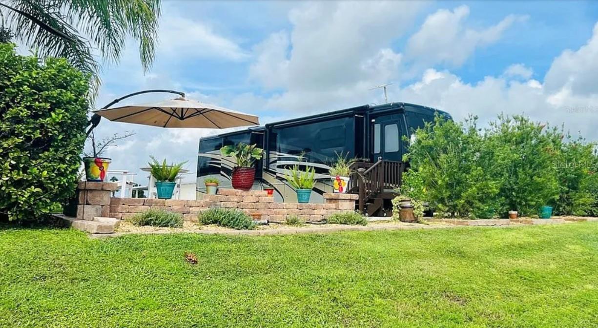 FLORIDA GRANDE MOTOR COACH RESIDENCE - Land