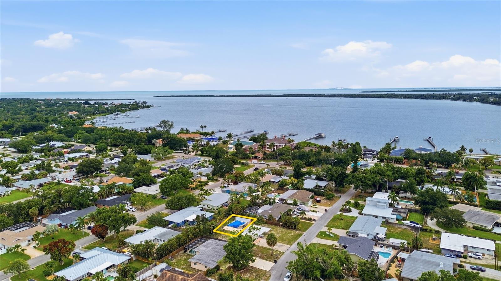 HARBOR SHORES - Land