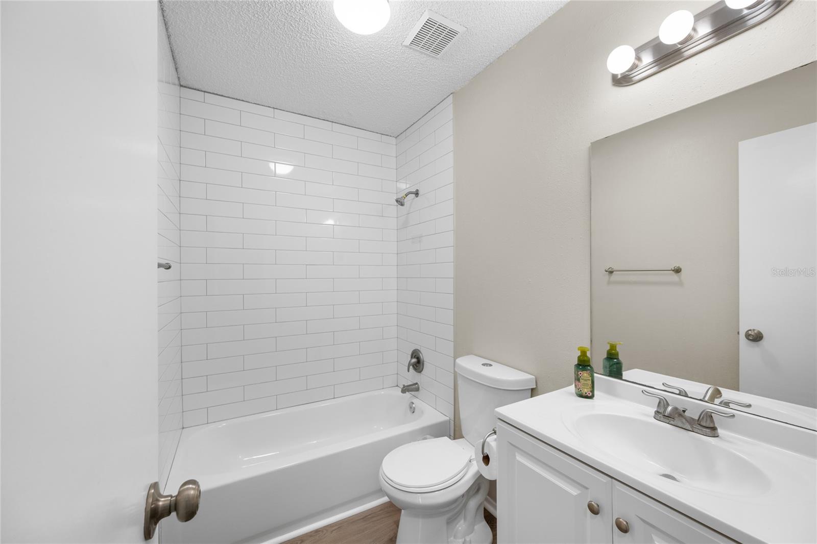 YOUNGS SUB DE LUXE - Residential