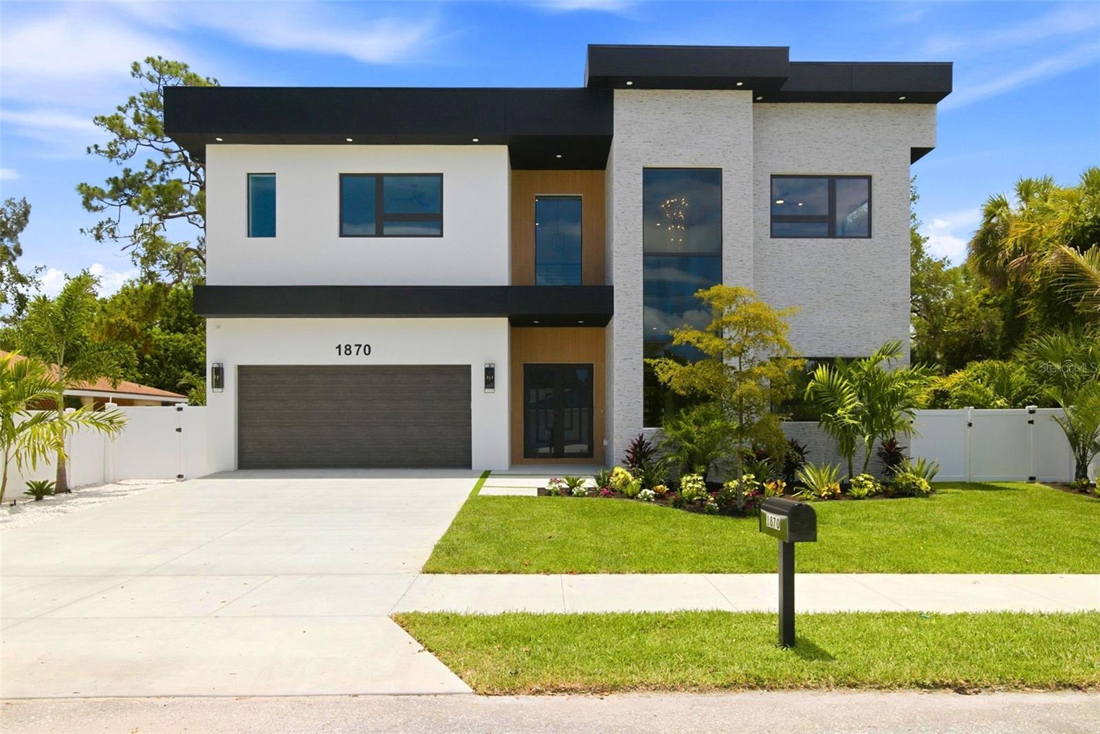 HARTLAND PARK - Residential