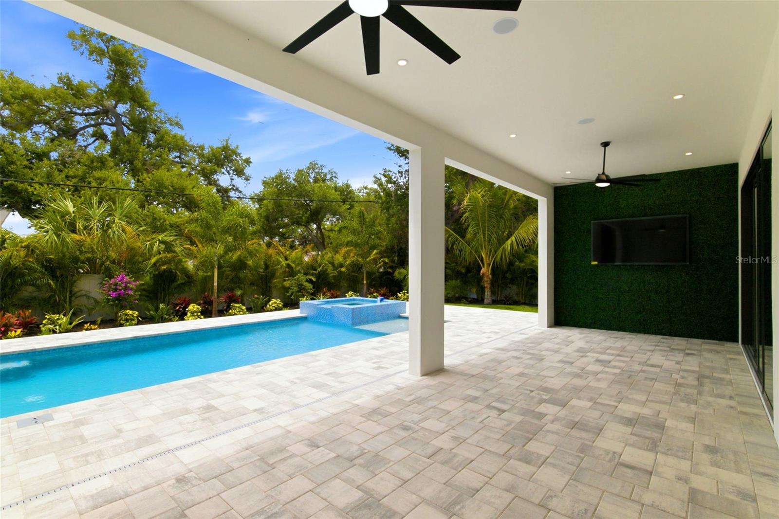 HARTLAND PARK - Residential