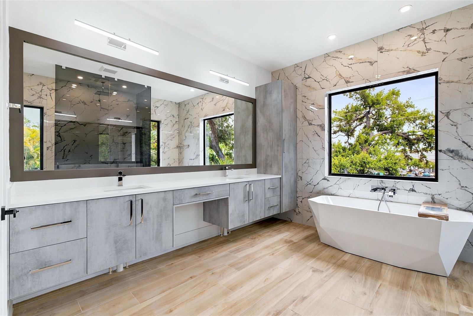 HARTLAND PARK - Residential