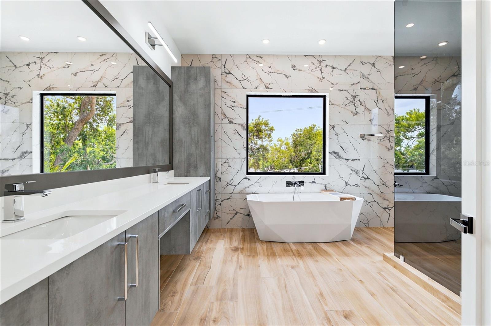 HARTLAND PARK - Residential