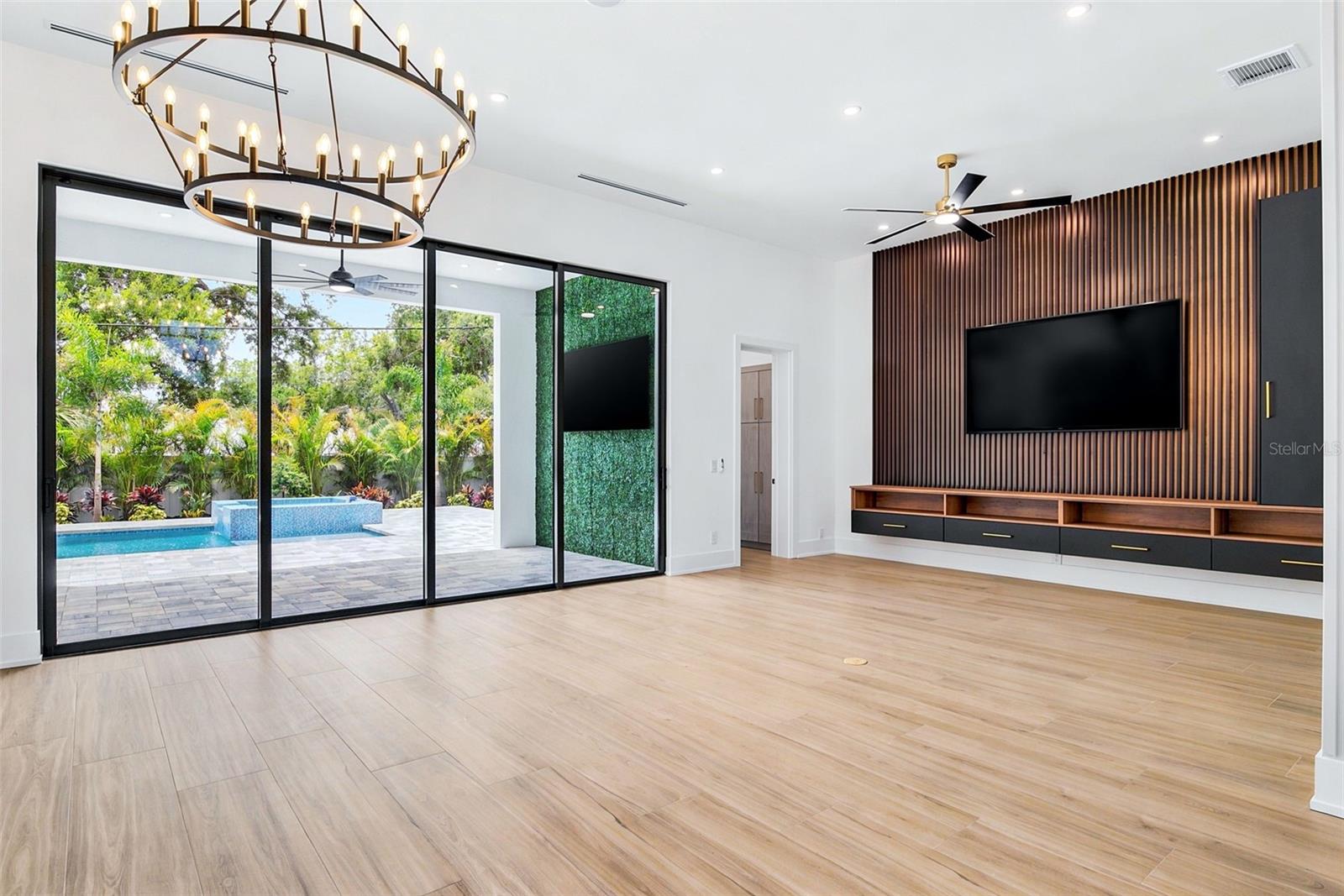 HARTLAND PARK - Residential