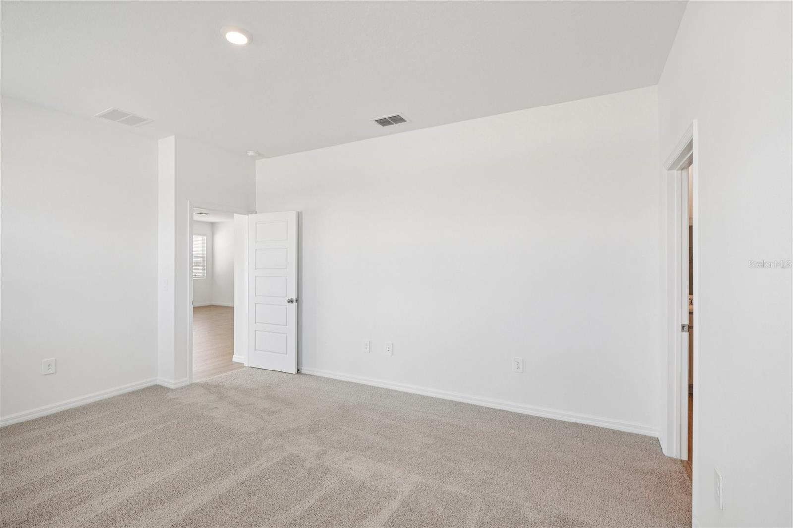 HARMONY ON LAKE ELOISE - Residential