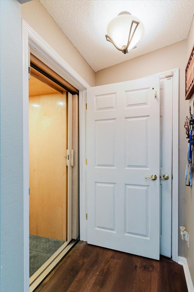BROOKFIELD - Residential