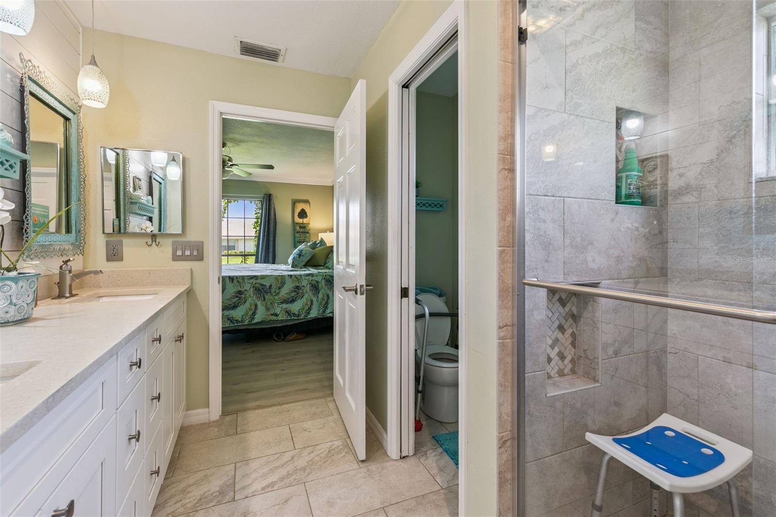 WOODBOUND LAKES - Residential