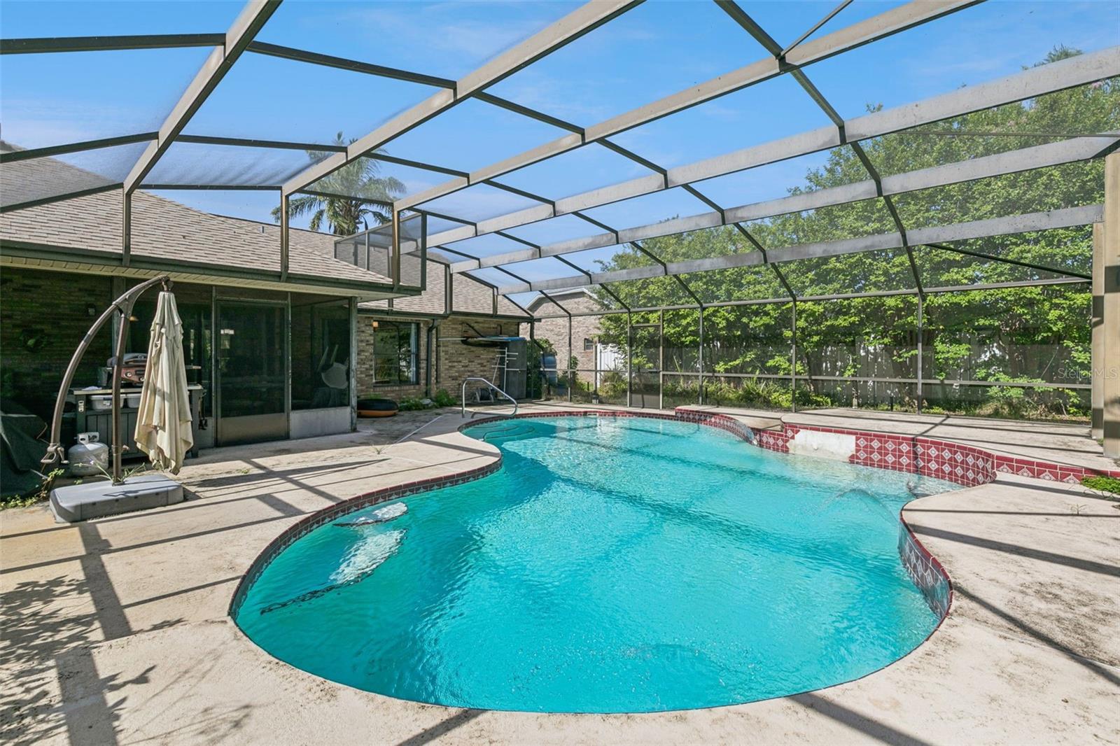 WOODBOUND LAKES - Residential
