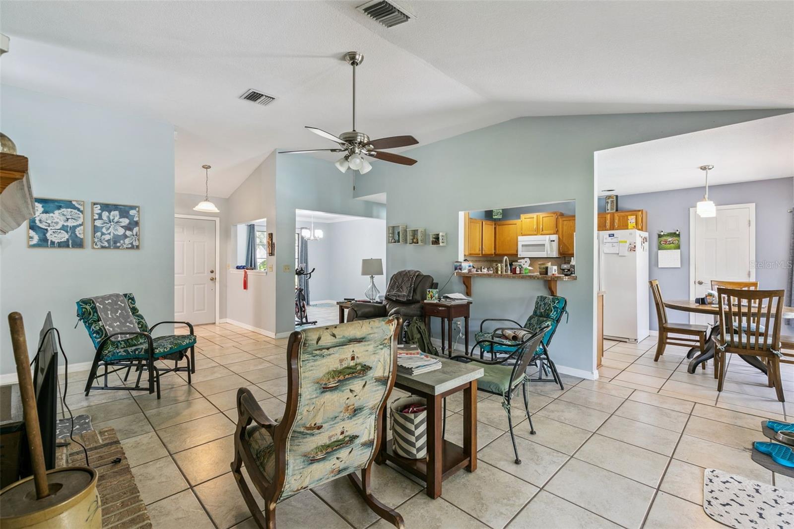WOODBOUND LAKES - Residential
