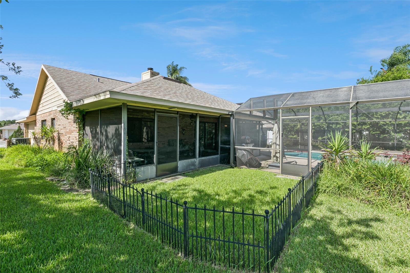 WOODBOUND LAKES - Residential