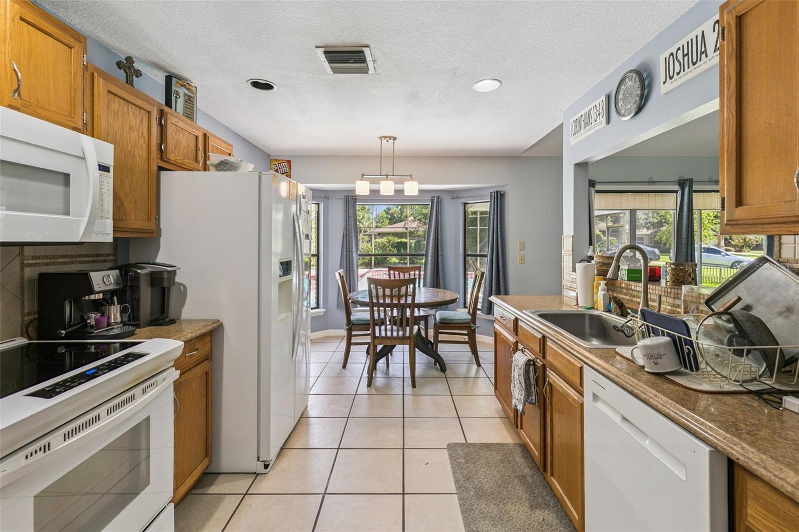 WOODBOUND LAKES - Residential