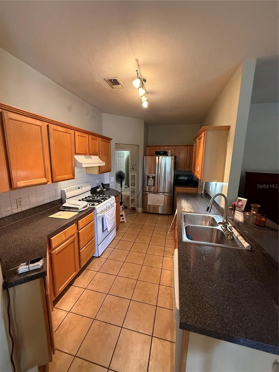 ALOMA WOODS PH 2 - Residential