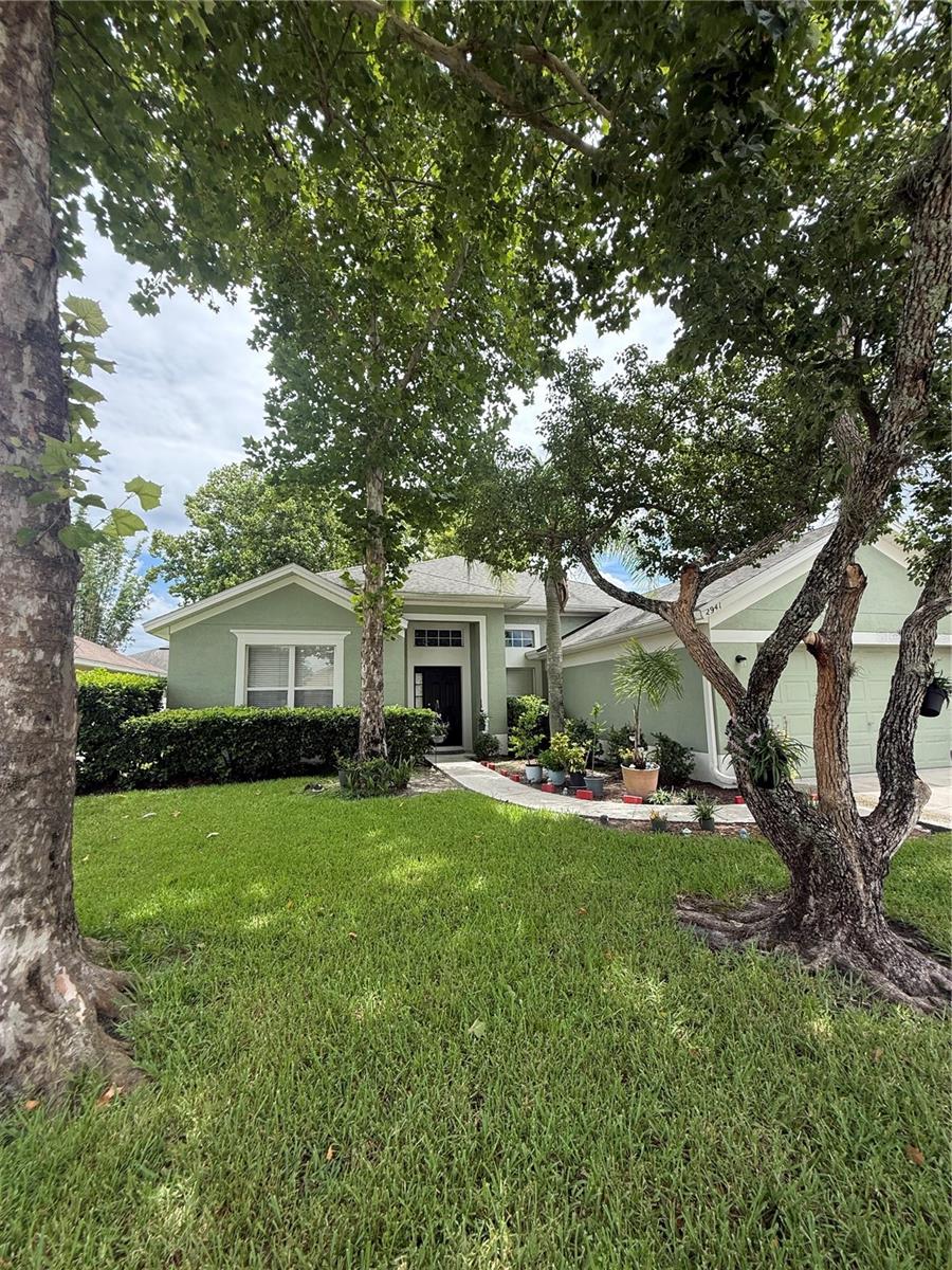 Opportunity awaits in the desirable Aloma Woods community! This well designed single-story home offers 4 bedrooms, 2 bathrooms, and a functional split-bedroom floor plan that's ideal for both everyday living and entertaining. With great bones and a thoughtful layout, this home is the perfect blank canvas for buyers ready to bring their own style and fresh ideas to create the home of their dreams.
The spacious primary suite features a large walk-in closet and an en-suite bath with separate soaking tub and shower. Three additional bedrooms are situated on the opposite side of the home and share a full bath with a tub/shower combination. Formal living and dining rooms provide flexible gathering spaces, while the kitchen overlooks the family room and cozy breakfast nook, making it easy to stay connected. Sliding glass doors from the breakfast nook open to a screened rear lanai, creating the perfect spot to enjoy your morning coffee or unwind in the evening. A small backyard offers low-maintenance outdoor living. Additional features include an attached two-car garage, interior laundry room, natural gas, wood-grain laminate flooring throughout the main living areas, tile in the wet areas, and carpet in the bedrooms.
Residents of Aloma Woods enjoy a community pool, cabana, and playground, along with the convenience of a centralized location. Ideally located near major roadways for an easy commute, the community is just minutes from excellent shopping, dining, parks, UCF, and top-rated Seminole County schools. Whether you're looking for your next home or an opportunity to personalize a property in a sought after location, this home offers exceptional potential and value.