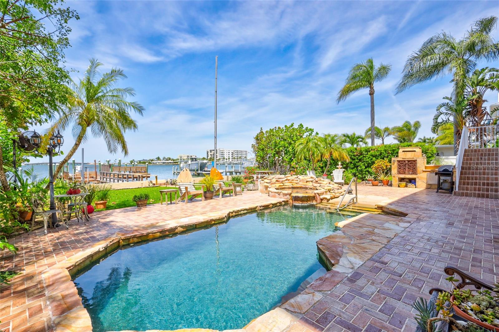 BAYWOOD SHORES - Residential