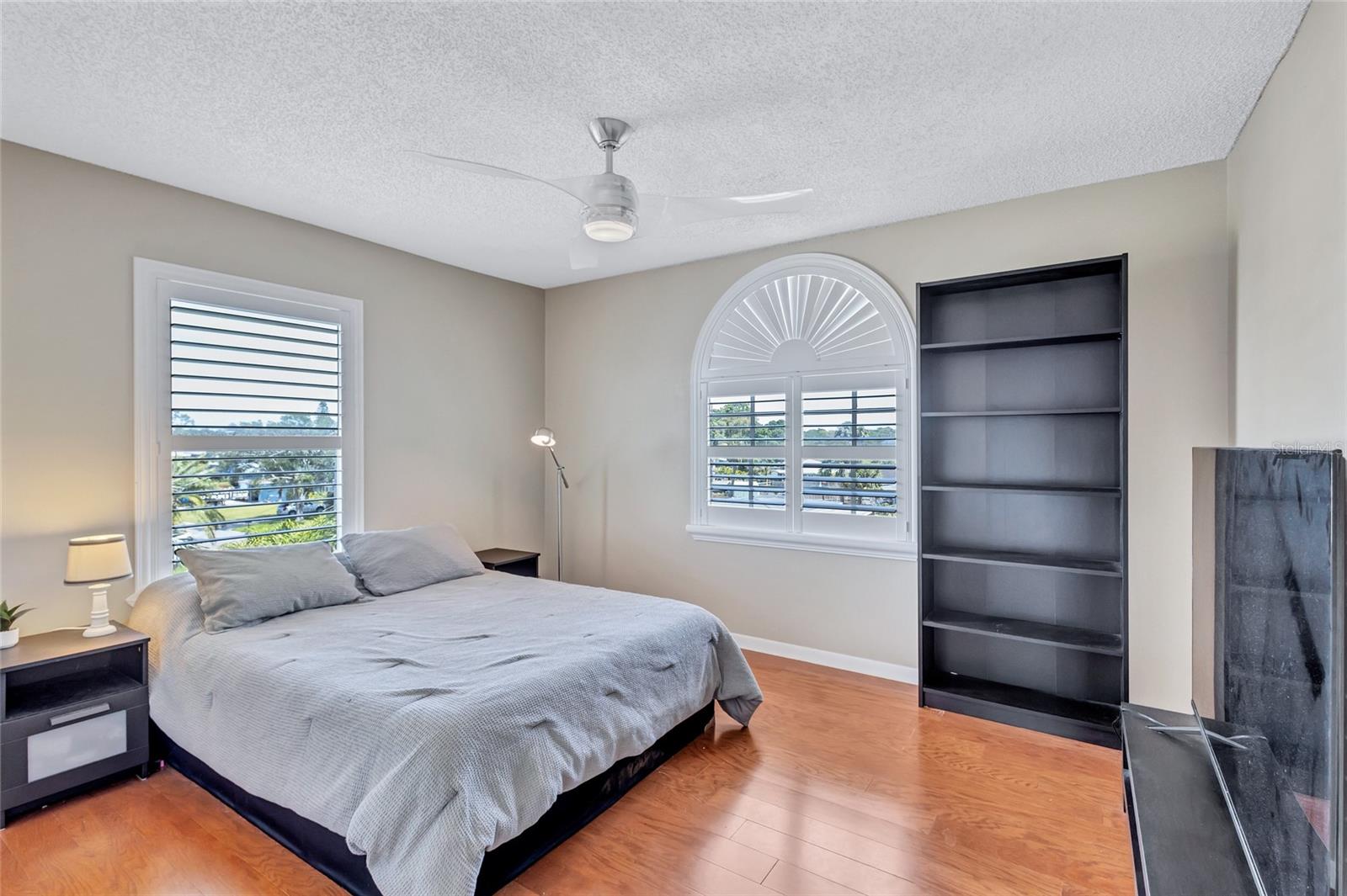 BAYWOOD SHORES - Residential